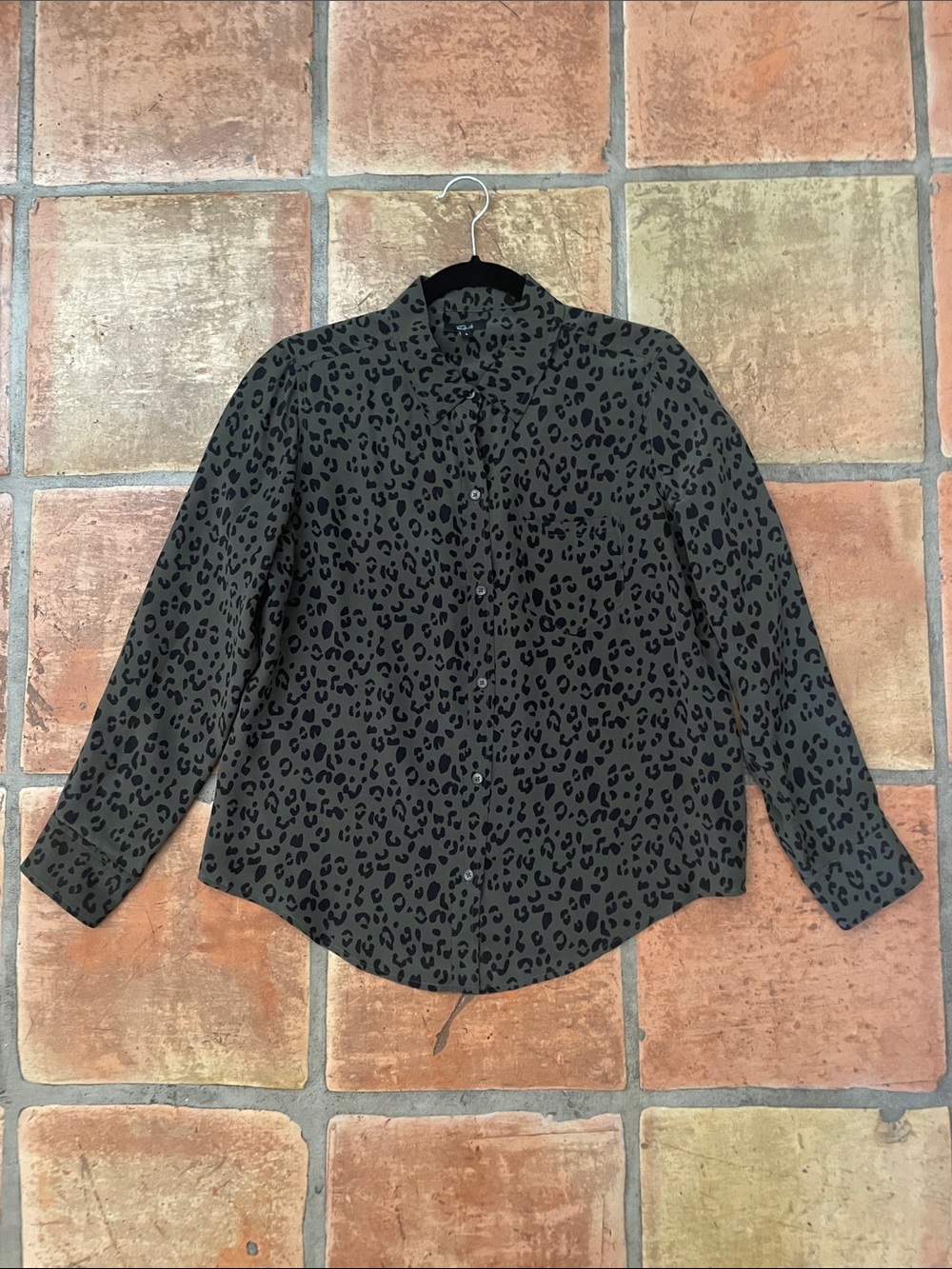 Rails Kate Olive Cheetah Size Small 100% Silk Button Up Top